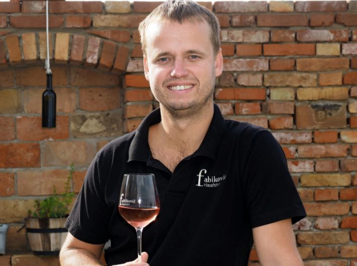 VINAŘSTVÍ FABIKOVIČ VINAŘSTVÍ FABIKOVIČ
